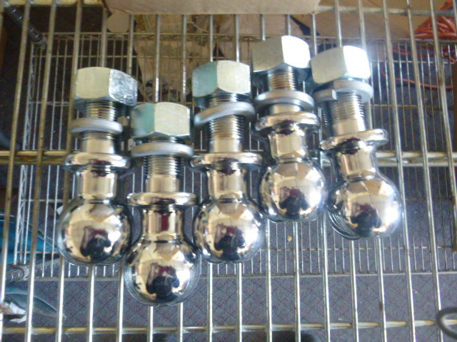 lot 115 image: Five 1 78 Balls