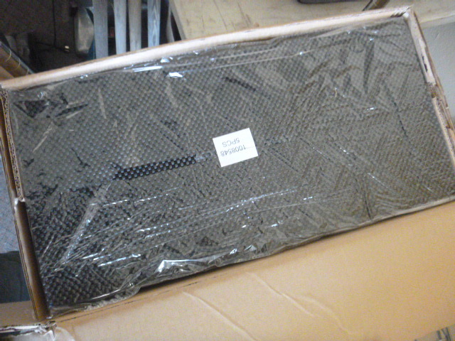 lot 119 image: Box of Toolbox Liners