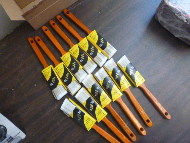 lot 134 image: 12 Five Star Paint Brushes