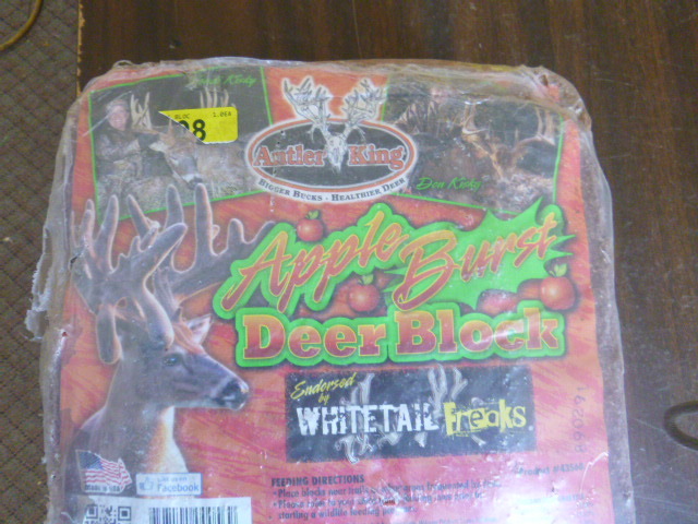 lot 135 image: Antler King Apple Burst Deer Block