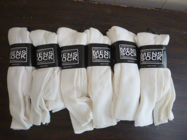 lot 192 image: 12 Pair of Mens Socks
