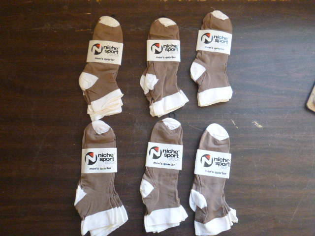 lot 194 image: 12 Pair of Mens Socks