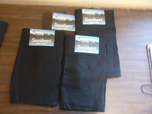 lot 199 image: 4 Mens Soothers Winter Scarves