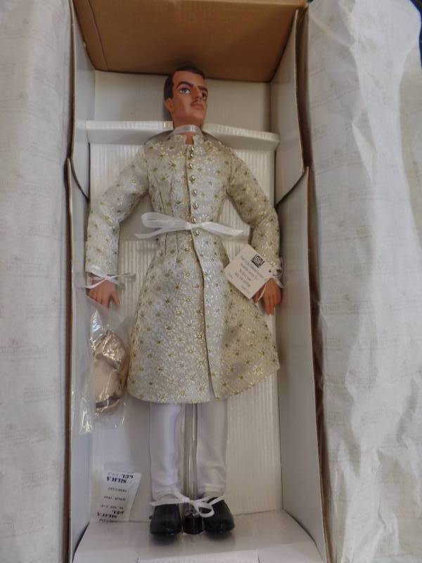 lot 329 image: MEL ODOMS TRENT DOLL IN COSTUME