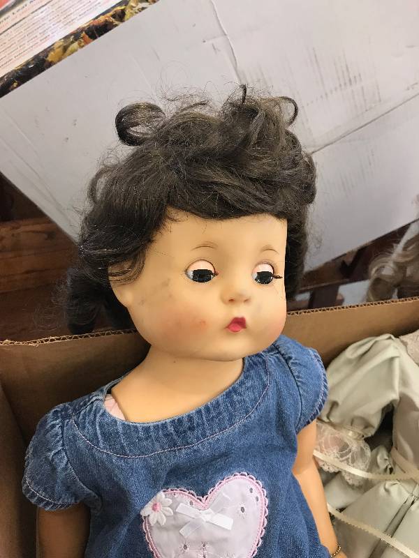 lot 374 image: EEGEE AND EFFANBEE DOLLS