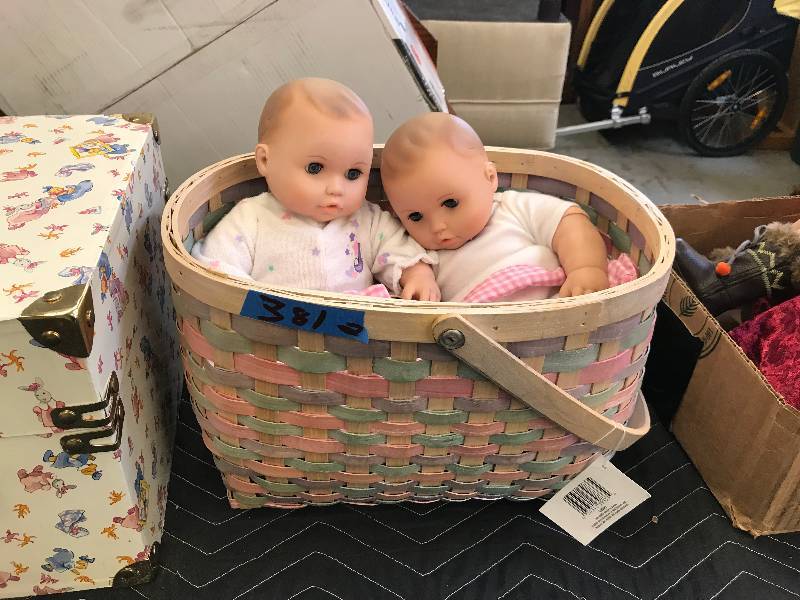 lot 381 image: BUNK TRUNK AND EASTER BASKET DOLLS