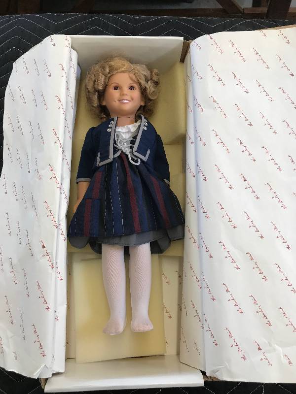 lot 387 image: SHIRLEY TEMPLE DOLL