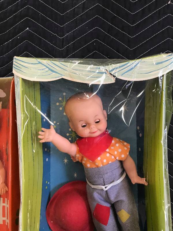 lot 390 image: ROBERTA DOLL