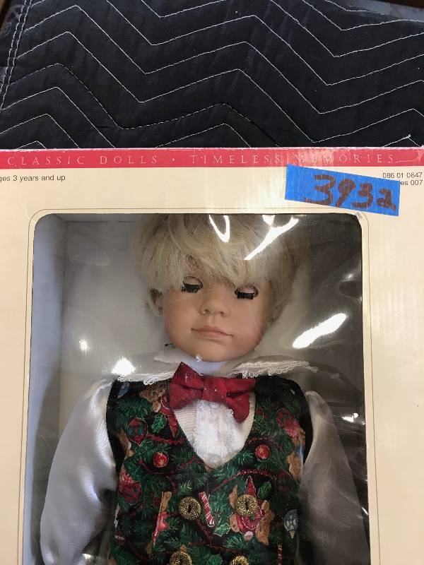 lot 393 image: HEIDI OTT DOLLS