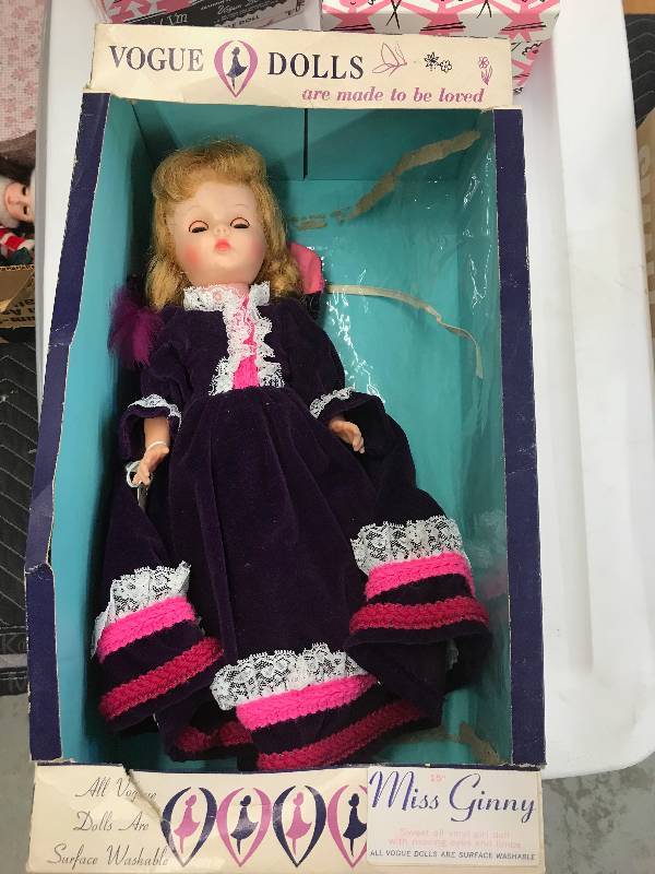 lot 395 image: GINNY DOLLS BY VOGUE