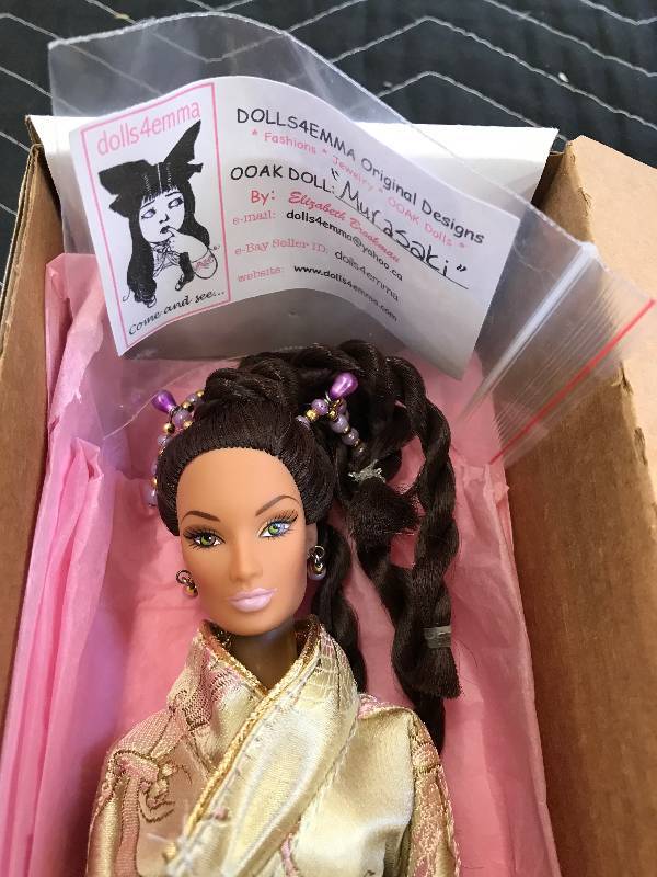 lot 408 image: ASIAN ORIGINAL DESIGN DOLLS