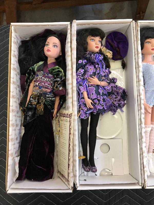lot 412 image: ELLOWYNE & WILDE DOLLS