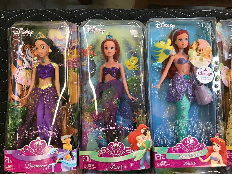 lot 414 image: DISNEY PRINCESS DOLLS