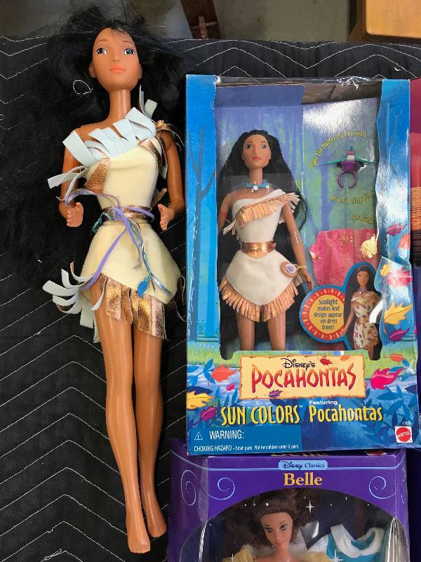 lot 415 image: DISNEY MOVIE DOLLS