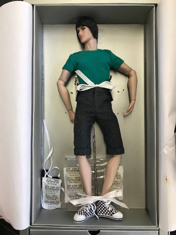 lot 418 image: CANDI AND TAKEO MIZUTANI INTERNATIONAL DOLLS BY JASON WU