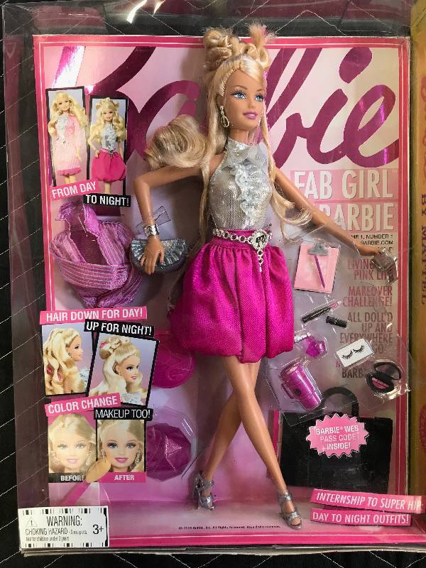 lot 431 image: BARBIE SETS