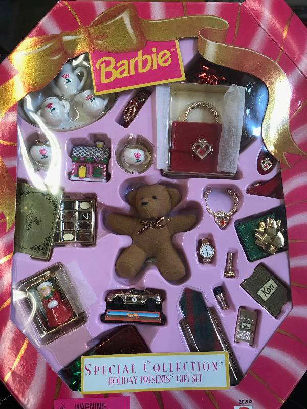 lot 440 image: TOP MODEL AND MISC BARBIE & ACCESSORIES
