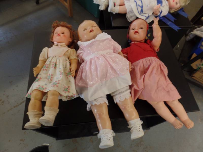lot 367 image: OLD DOLLS