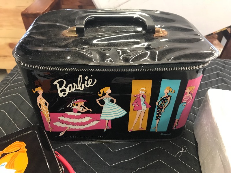 lot 452 image: BARBIE SUPPER CLUB AND ACCESSORIES