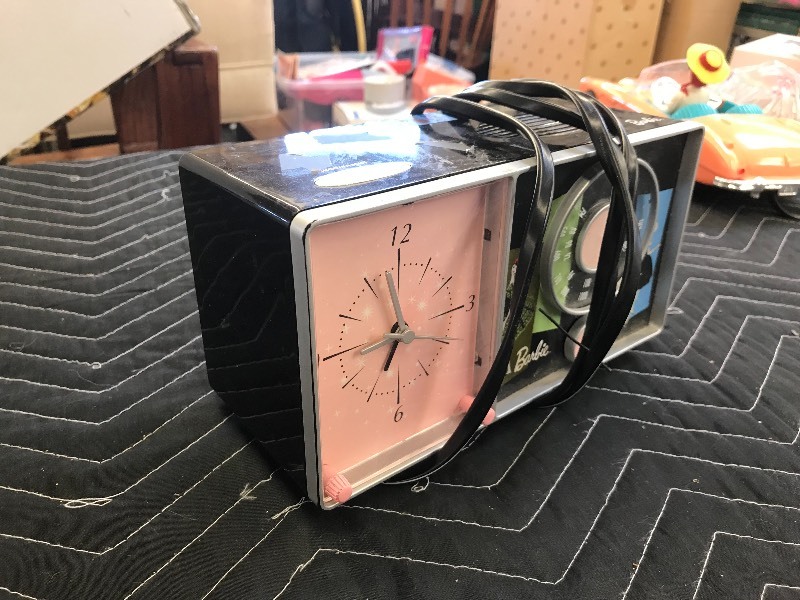 lot 460 image: BARBIE CLOCK RADIO
