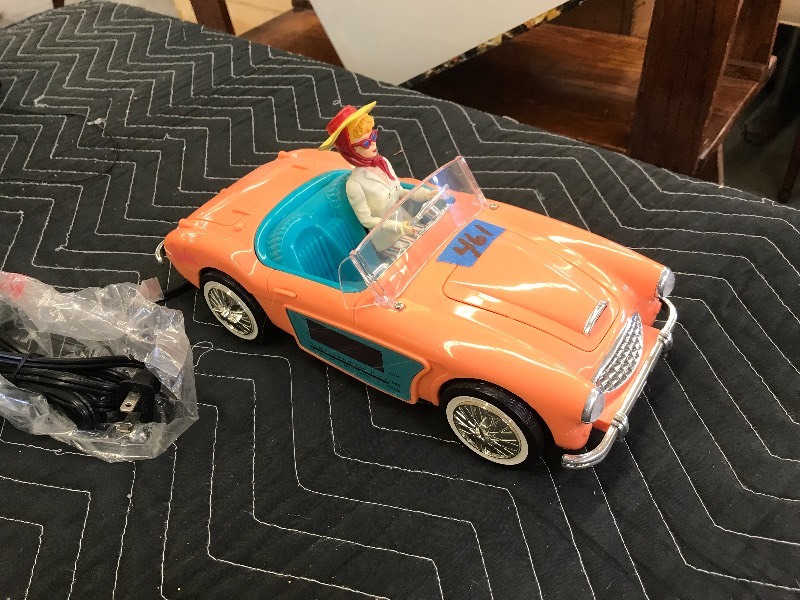 lot 461 image: BARBIE CONVERTIBLE CAR CLOCK RADIO