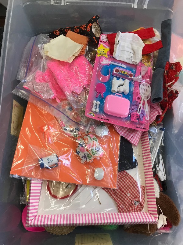 lot 467 image: BIN OF BARBIE AND OTHER DOLL ACCESSORIES AND CLOTHES.