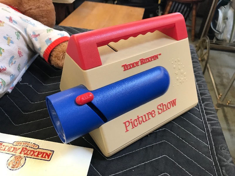 lot 481 image: TEDDY RUXPIN, GURBBY AND PICTURE SHOW VIEWMASTER