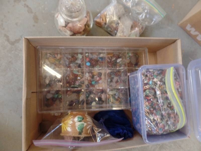 lot 526 image: ROCKHOUND TREASURES
