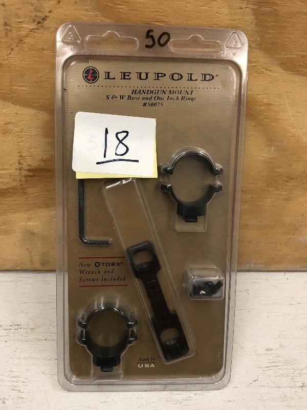 lot 18 image: Leupold Handgun Scope Mounting Kit,...