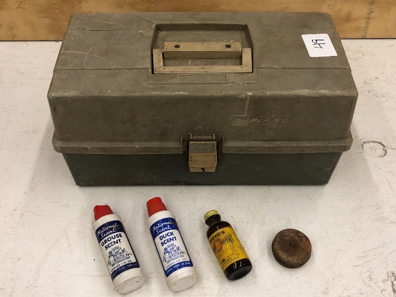 lot 49 image: Plastic Tackle Box With Assorted G...
