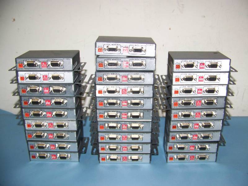 lot 69 image: (28) Extron Electronics, Distribution Amplifiers  Amps