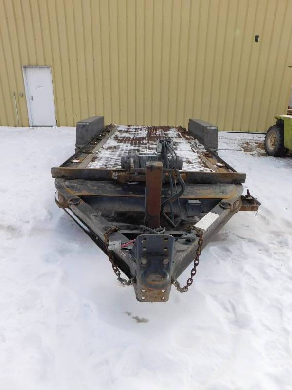 lot 4 image: 2012 Towmaster T120T Tiltbed Trailer