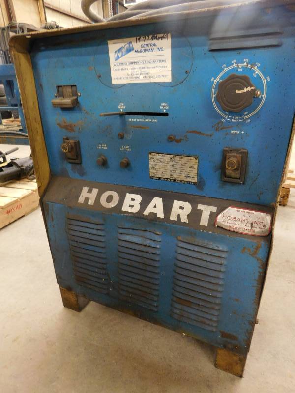 lot 51 image: Hobart R-300 Welder