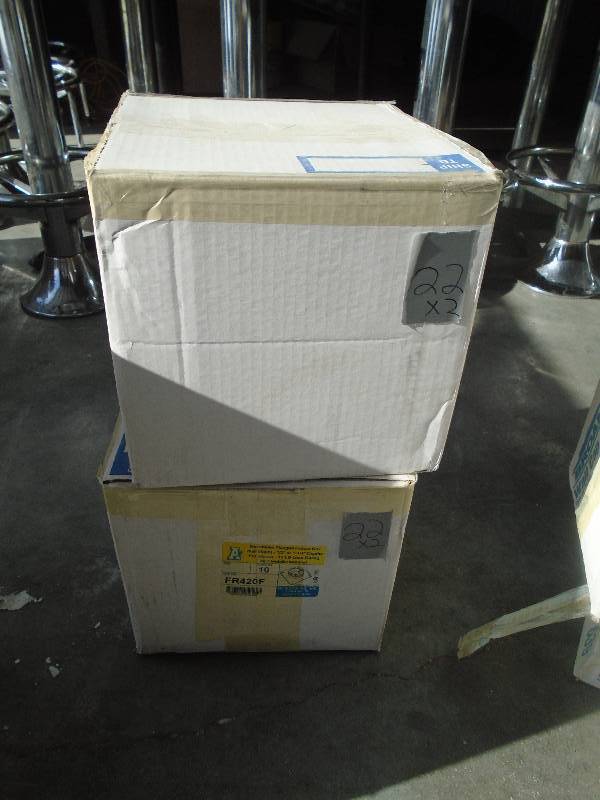 Reversible Flanged Fixture Box Wall Mount
