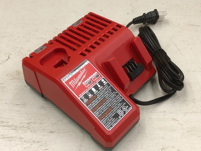 Milwaukee 18 & 12 Volt Charger ...
