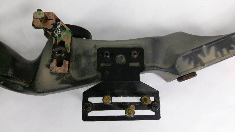 lot 5 image: Vintage Kodiak Bear Compound Bow