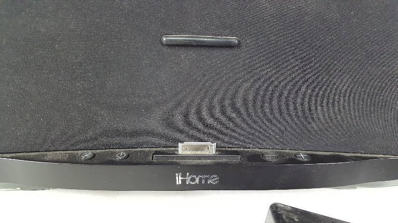lot 29 image: Lot of 3 - iPod Dock Speakers
