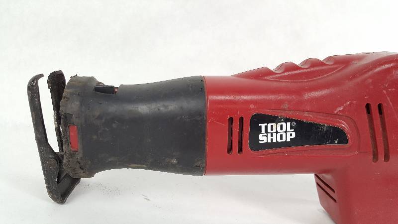 lot 43 image: Tool Shop 78 Stroke Reciprocating Saw - Battery Powered - 2700RPM