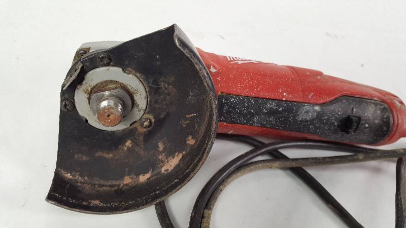 lot 47 image: Milwaukee Heavy Duty 4 12 Sander Grinder