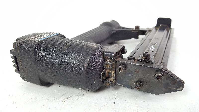lot 56 image: Campbell Hausfeld Professional Brad Nailer 