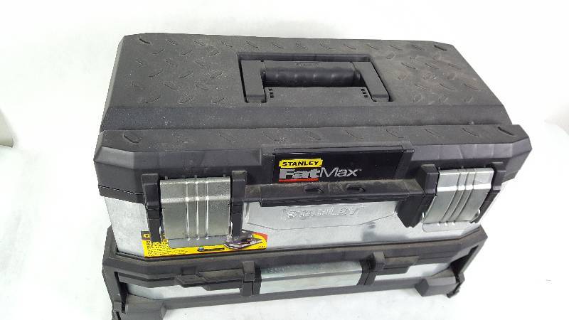 lot 60 image: Stanley Fatmax 20 Metal Toolbox with Drawer