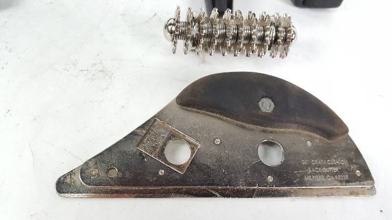 lot 62 image: Carpet Knee Kicker w Accessories