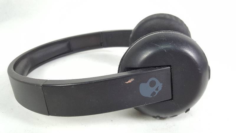 lot 87 image: Skullcandy Bluetooth Headphones - Uproar