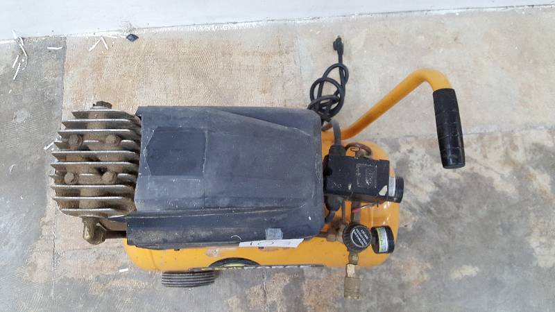 lot 103 image: ProForce 6 Gallon (Direct Drive) Air Compressor