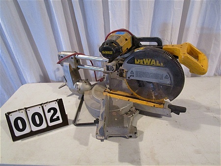 lot 2 image: DeWalt Compound Miter Saw