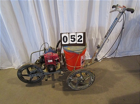 lot 52 image: Turfliner by Graco Line Painter