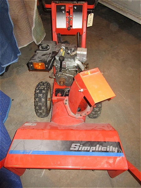lot 121 image: Simplicty Sno-Away Snowblower