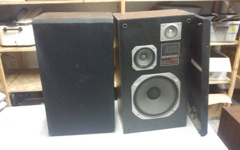 Pair Of Kenwood JC-620W 3-Way Speakers