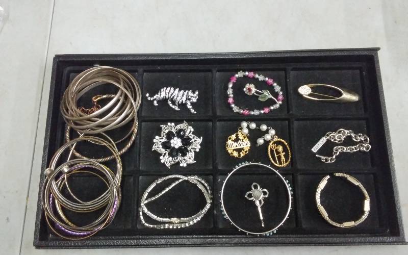 Assorted Jewelry