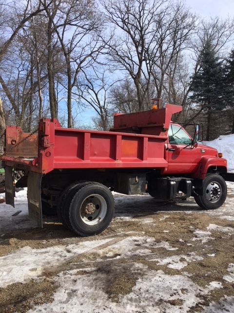 lot 1 image: 1997 GMC C7500 Dump Truck
